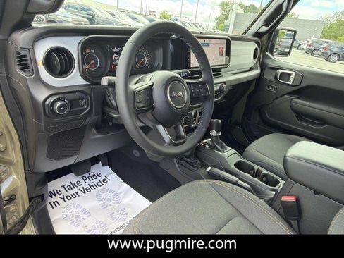 Used 2025 Jeep Wrangler Sport AWD/4WD image 20