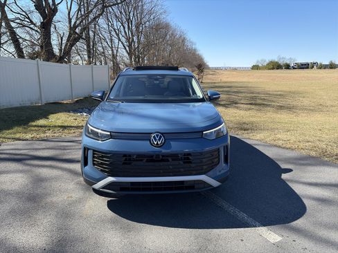 New 2026 Volkswagen Tiguan SE image 2