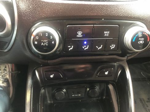 Used 2012 Hyundai Tucson GLS image 11