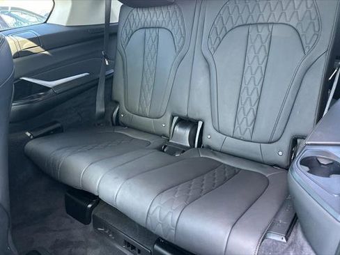 Used 2025 BMW X7 xDrive40i AWD/4WD image 14