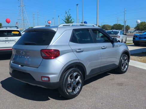 New 2026 Hyundai Venue SEL FWD image 3