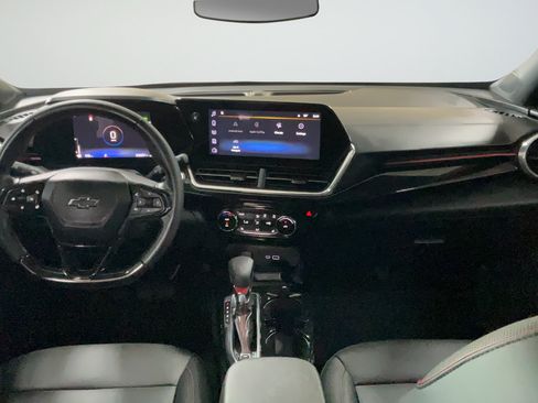 Certified 2024 Chevrolet Trax RS w/ Sunroof Package FWD image 12