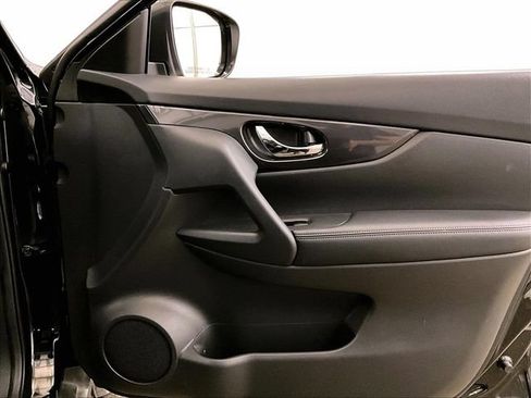 Used 2017 Nissan Rogue S w/ S Appearance Package AWD/4WD image 22