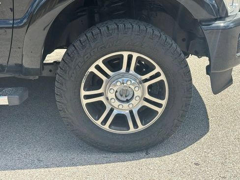 Used 2016 Ford F350 Platinum w/ FX4 Off-Road Package AWD/4WD image 9