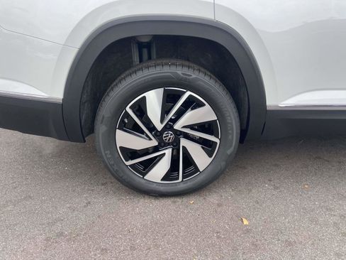 New 2026 Volkswagen Atlas SEL image 11