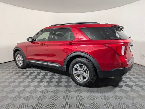 Certified 2022 Ford Explorer XLT w/ Equipment Group 202A RWD image 5