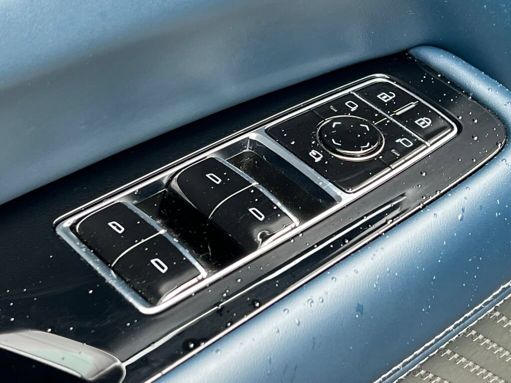 Used 2025 Cadillac Escalade IQ Luxury 2 AWD/4WD image 43
