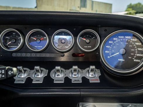 Used 2005 Ford GT RWD image 88
