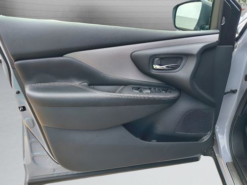 Used 2024 Nissan Murano SV w/ SV Midnight Edition Package image 11