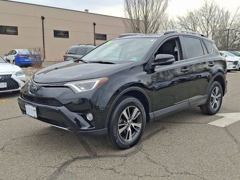 Used 2018 Toyota RAV4 XLE image 3