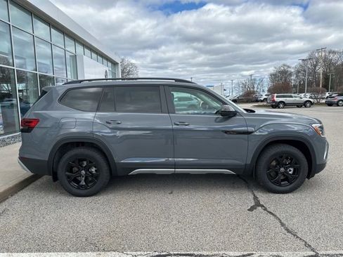 New 2026 Volkswagen Atlas Peak Edition AWD/4WD image 8