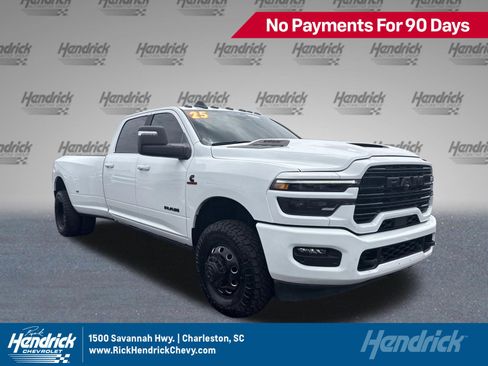 Used 2025 RAM 3500 Laramie AWD/4WD image 1