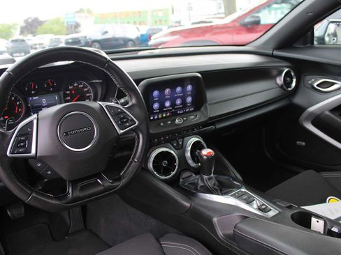 Used 2022 Chevrolet Camaro LT w/ Technology Package RWD image 11