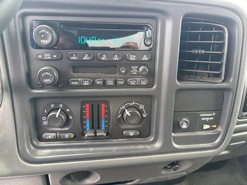 Used 2004 Chevrolet Silverado 2500 LS w/ Snow Plow Prep Package AWD/4WD image 12