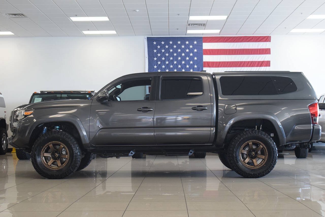 Used 2017 Toyota Tacoma TRD Sport w/ Tow Package (A/T) AWD/4WD image 4