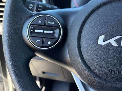 Certified 2025 Kia Soul LX image 19