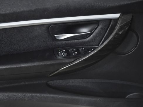 Used 2018 BMW 330i Sedan w/ Convenience Package image 21