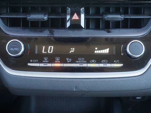 Used 2024 Toyota Corolla LE FWD image 10