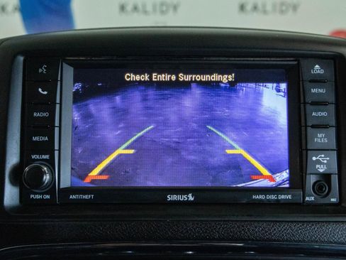 Used 2020 Dodge Grand Caravan SE image 6