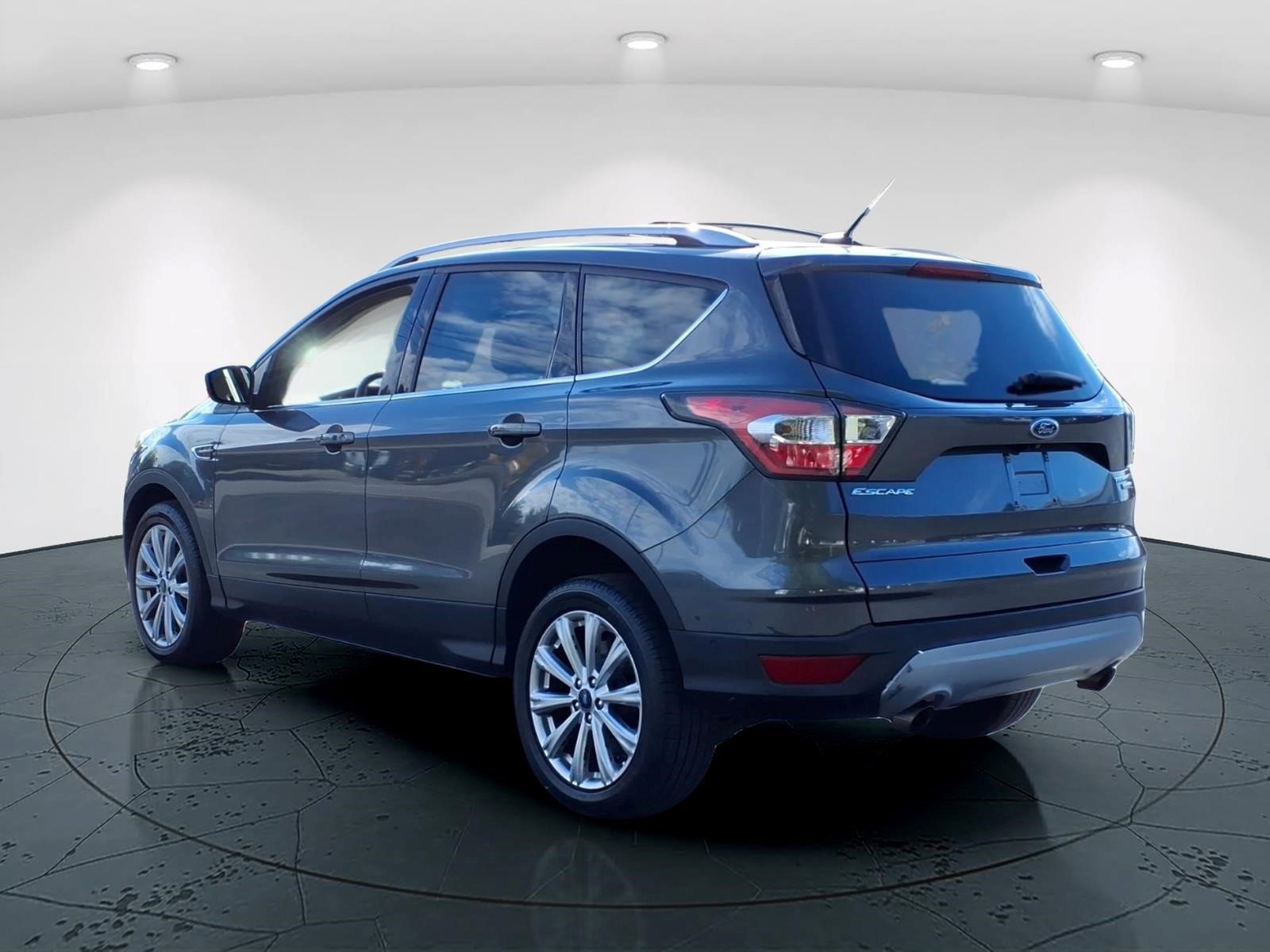Used 2017 Ford Escape Titanium w/ Equipment Group 301A AWD/4WD image 5
