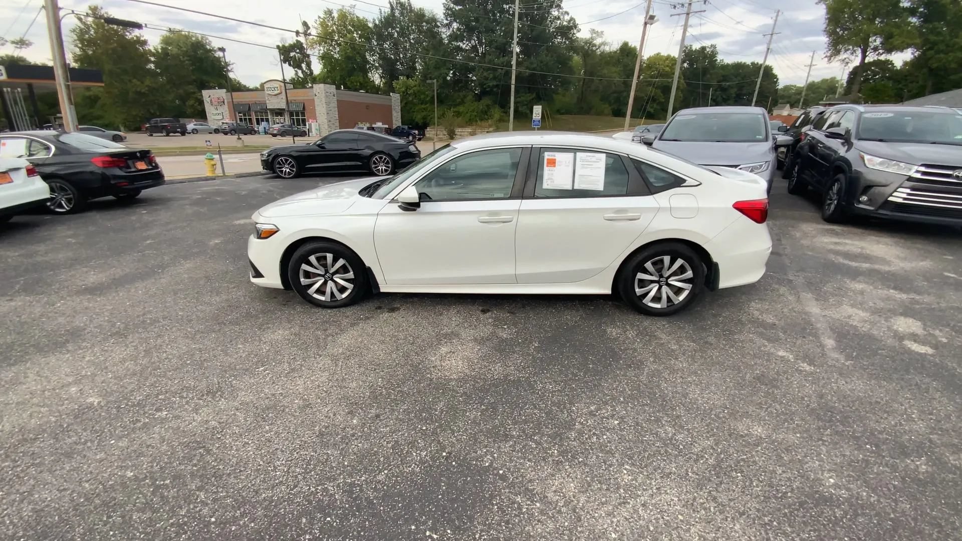 Used 2022 Honda Civic LX image 2