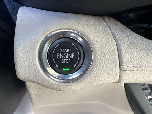 Used 2023 Buick Envision Essence image 16