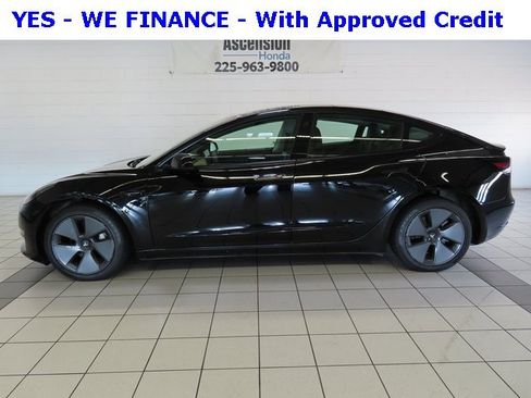 Used 2021 Tesla Model 3 Standard Range Plus image 3
