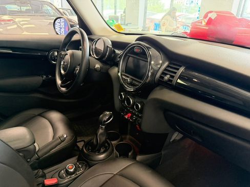 Used 2019 MINI Cooper 4-Door Hardtop FWD image 28