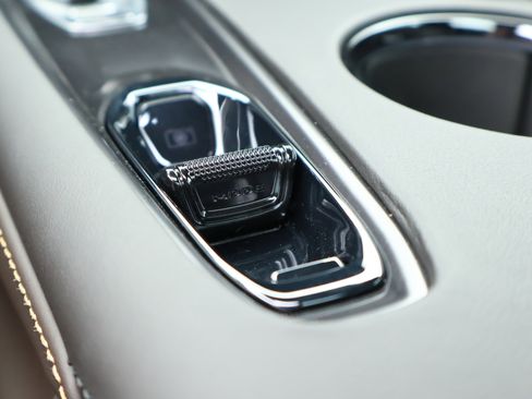 New 2026 Chevrolet Corvette E-Ray AWD/4WD image 19