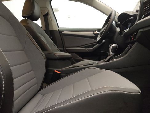 Used 2025 Volkswagen Jetta SE FWD image 21