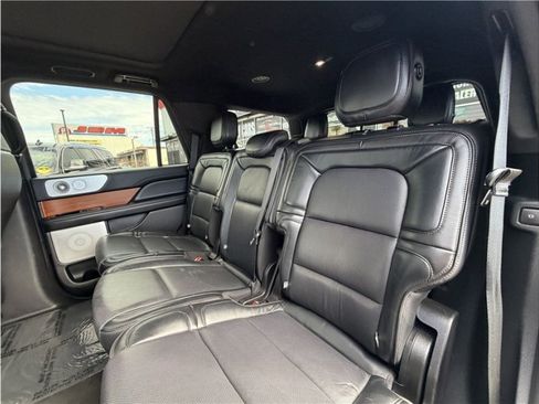 Used 2019 Lincoln Navigator Reserve w/ Cargo Package AWD/4WD image 23