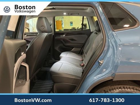 New 2026 Volkswagen Tiguan SE image 8