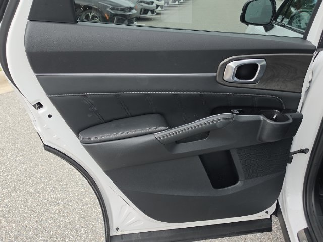 Certified 2025 Kia Sorento SX AWD/4WD image 12