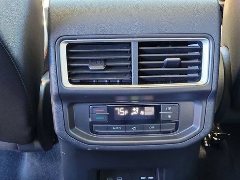 Certified 2025 Volkswagen Atlas Peak Edition SE AWD/4WD image 15
