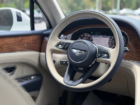 New 2026 Bentley Bentayga AWD/4WD image 21