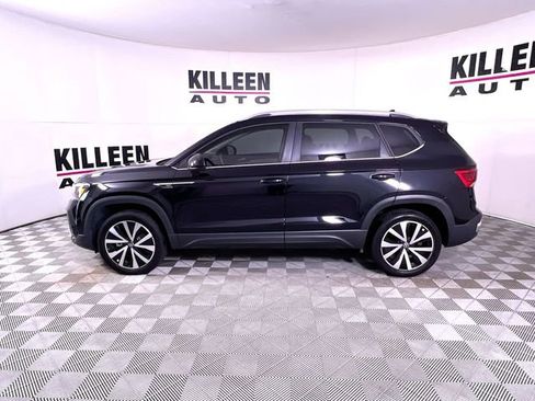 Used 2024 Volkswagen Taos SE image 4