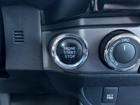 Used 2016 Toyota Tacoma TRD Off-Road w/ Towing Package AWD/4WD image 18