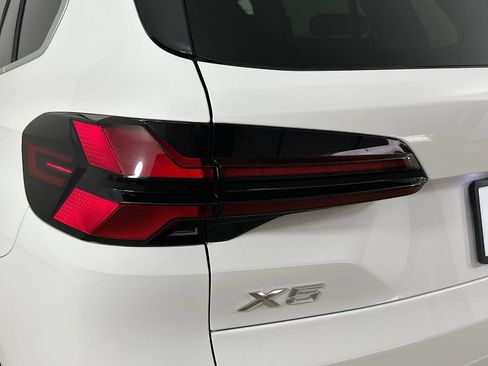 New 2026 BMW X5 xDrive50e w/ Premium Package AWD/4WD image 12