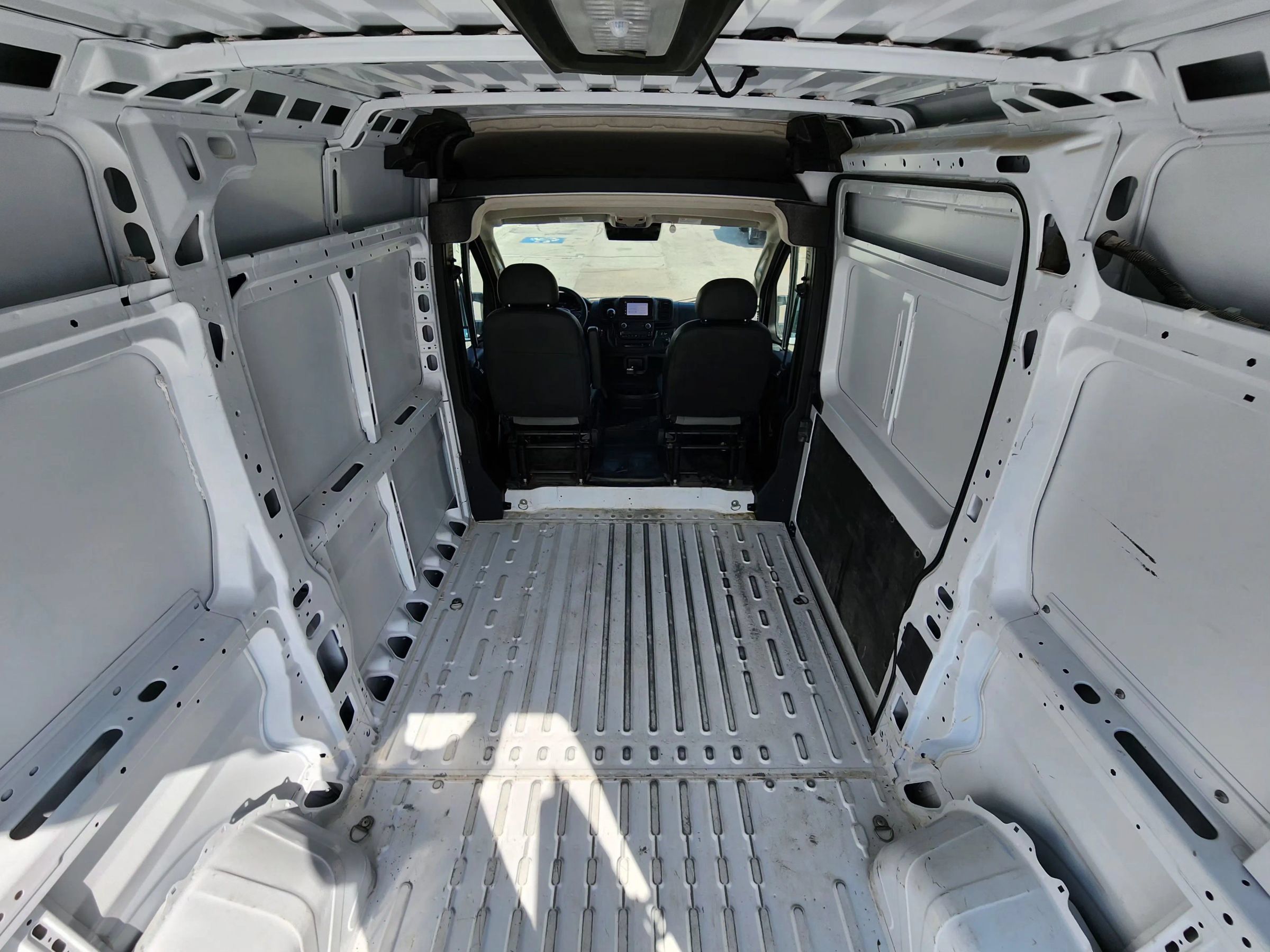 Used 2025 RAM ProMaster 2500 w/ Convenience Group FWD image 35