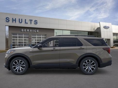 New 2026 Ford Explorer ST-Line image 3