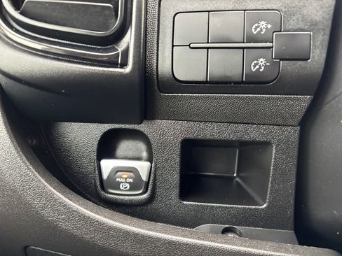 Used 2024 RAM ProMaster 3500 w/ Premium Convenience Group image 17