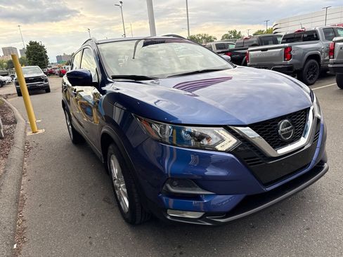 Used 2021 Nissan Rogue Sport SV w/ Technology Package AWD/4WD image 4