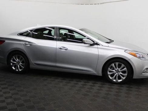 Used 2013 Hyundai Azera LIMITED image 3