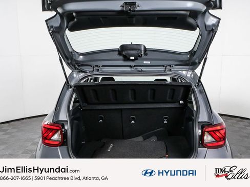 Certified 2025 Hyundai Venue SEL image 30
