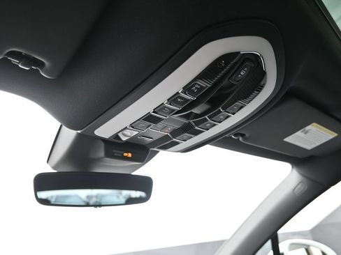 New 2026 Porsche Macan AWD/4WD image 17