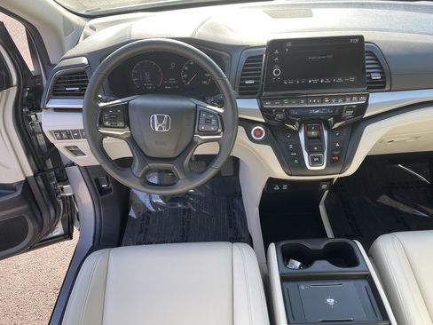 Used 2025 Honda Odyssey EX-L image 12