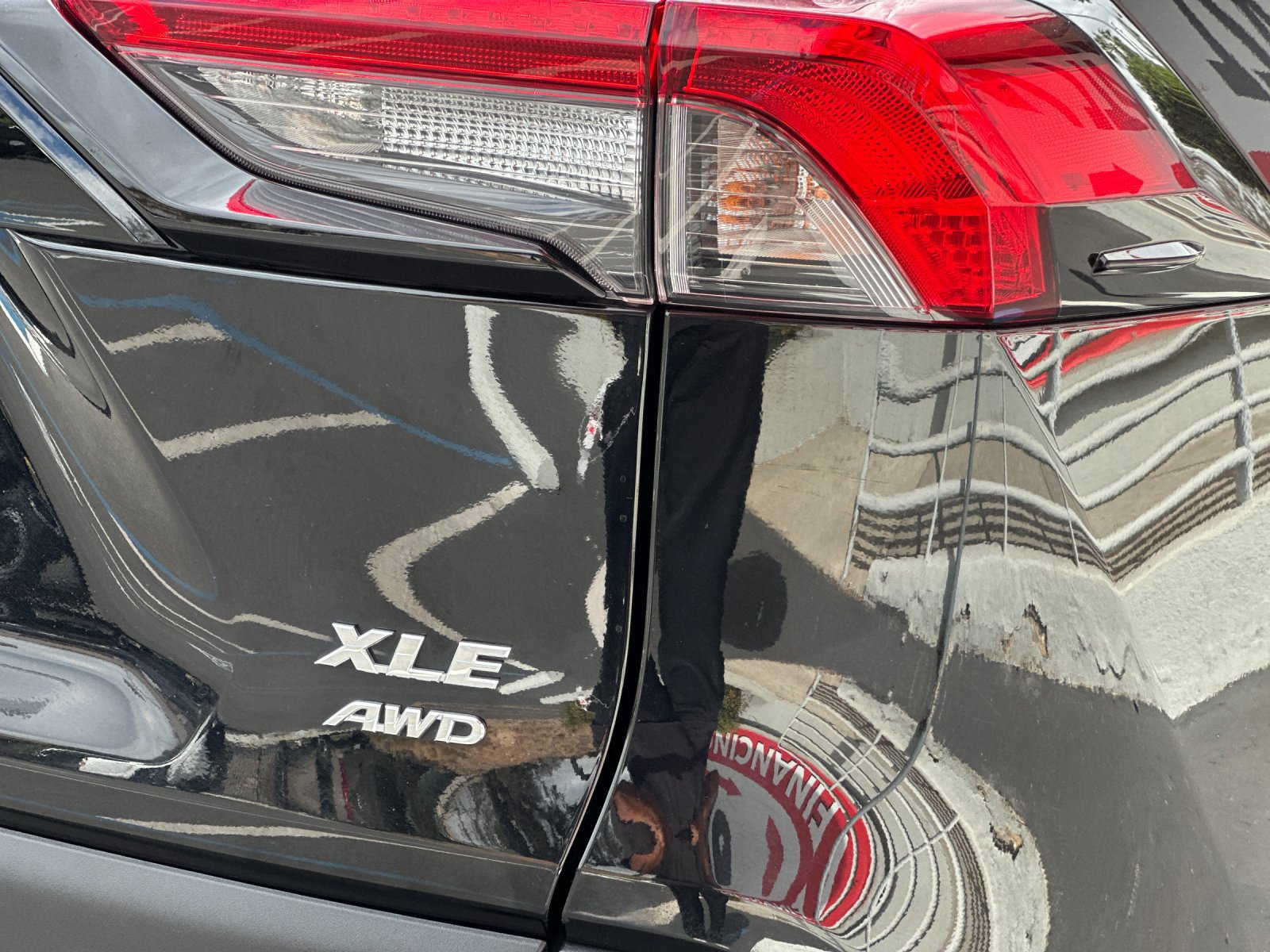 Used 2025 Toyota RAV4 XLE AWD/4WD image 24
