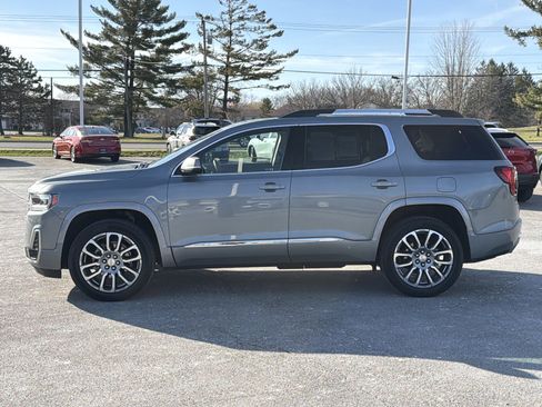 Used 2023 GMC Acadia Denali w/ Denali Technology Package image 6