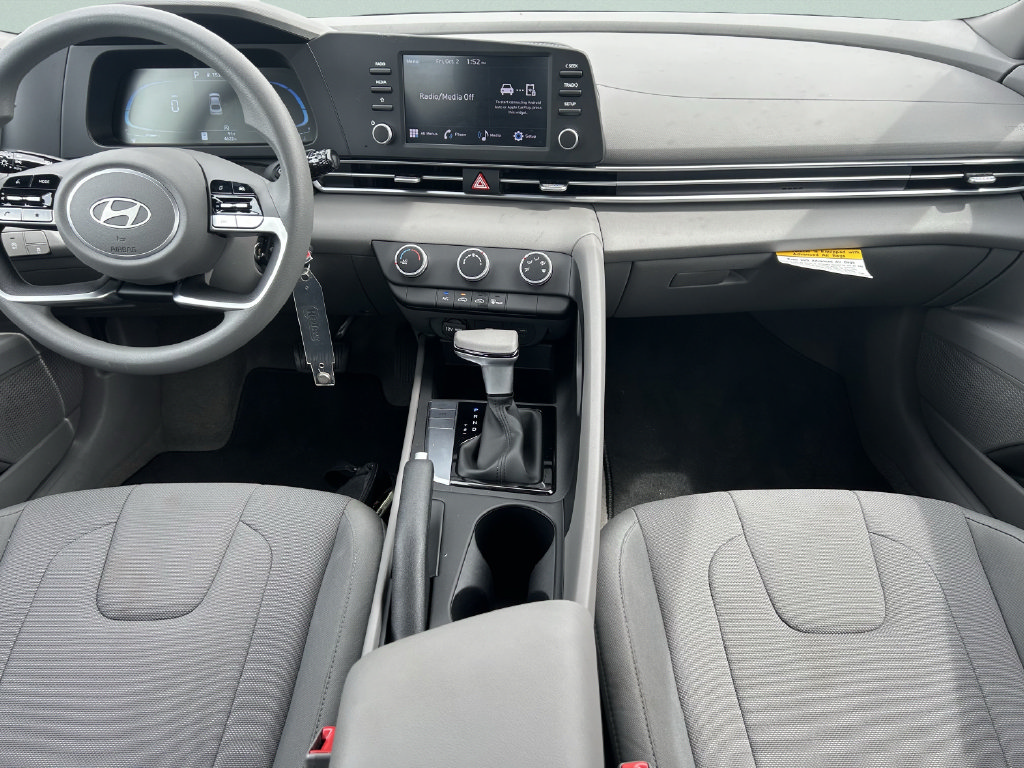 New 2026 Hyundai Elantra SE FWD image 19