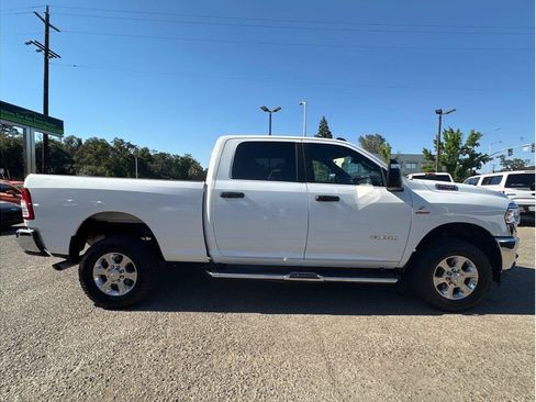 Used 2024 RAM 2500 Big Horn AWD/4WD image 9